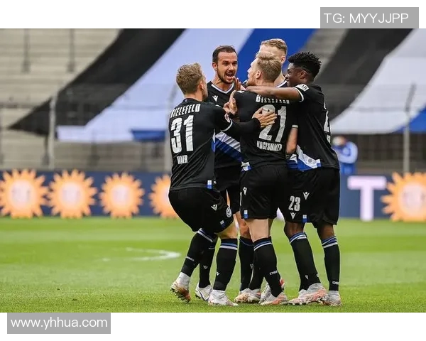 汉诺威大胜比勒费尔德，斩获四连胜！